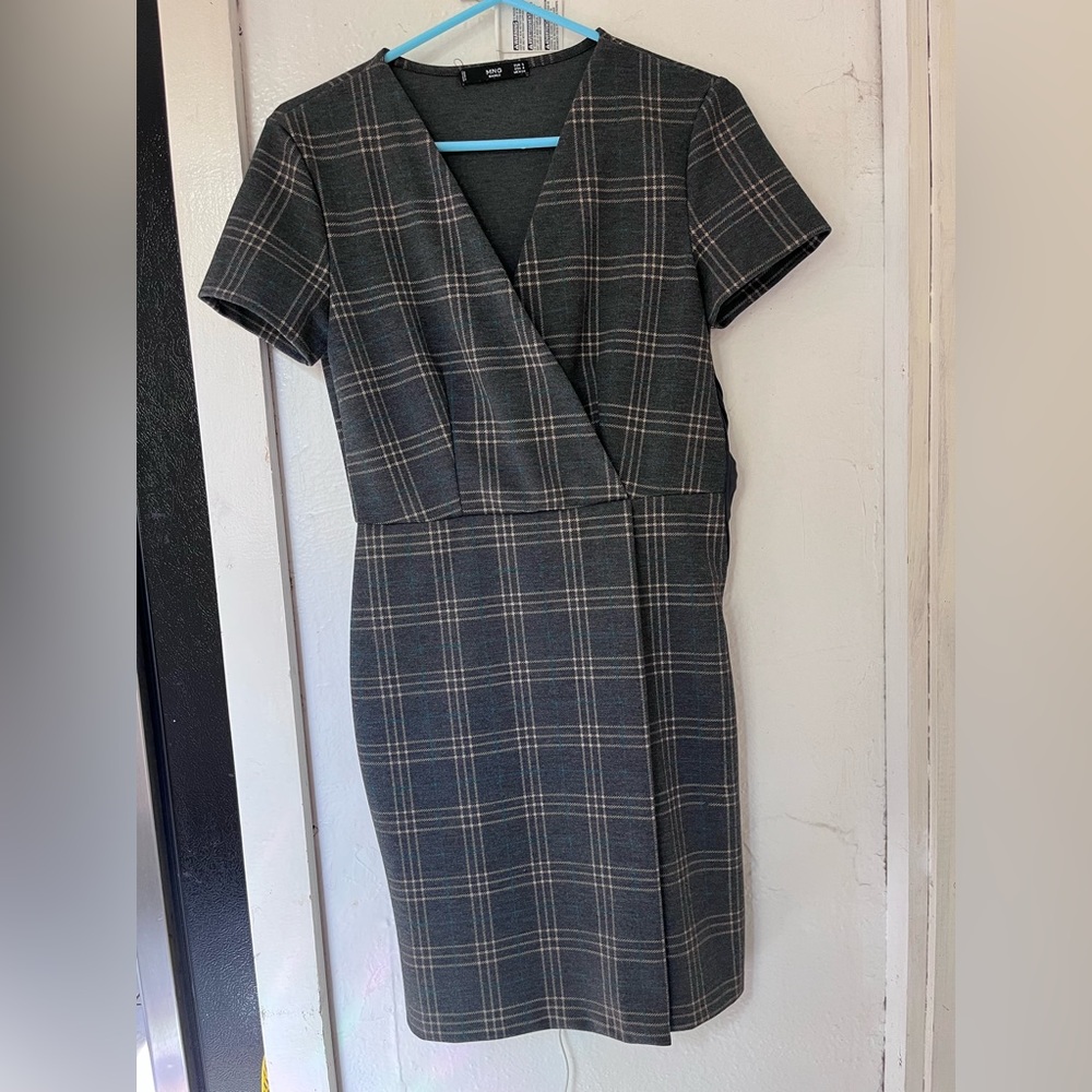 Cute MNG dress. Great great condition